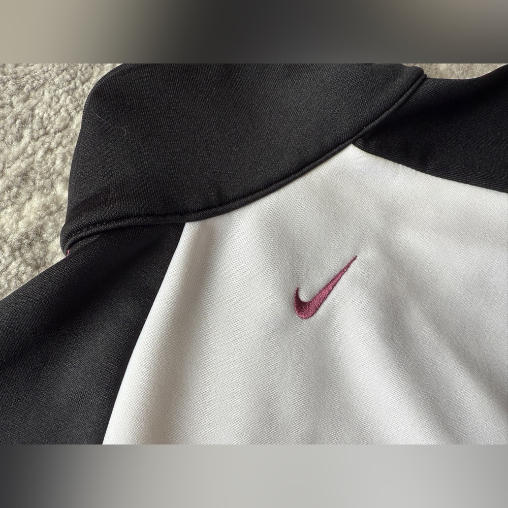 Nike zip up light weight jacket - Picture 5 of 7